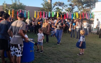 LA BATUCADA DE ENVIÓN TRENQUE LAUQUEN COMPARTIÓ UNA TARDE DE ALEGRÍA Y MÚSICA CON LA COMUNIDAD EDUCATIVA DE “PANADEROS AL VIENTO”