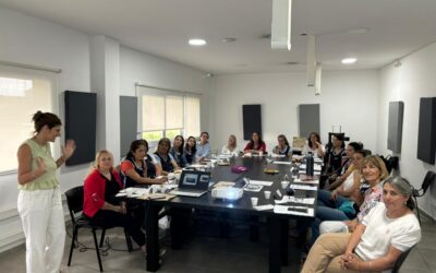 CAPACITACIÓN SOBRE PROTOCOLO Y CEREMONIAL DESTINADA A LAS COORDINADORAS DE LOS JARDINES MATERNALES Y PERSONAL DE LA ESCUELA MUNICIPAL