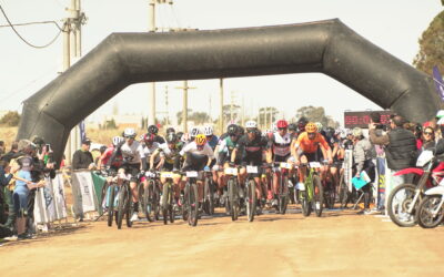 SE CORRIÓ LA CARRERA DE LOS 100 AÑOS DEL CLUB CICLISTA CON MUY BUENA CONVOCATORIA Y EL ACOMPAÑAMIENTO DE LA COMUNIDAD