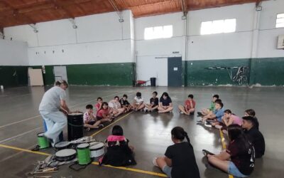 TALLERES DE MÚSICA EN CASA DEL NIÑO PARA FOMENTAR LA CREATIVIDAD