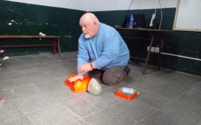 DEFENSA CIVIL MUNICIPAL BRINDÓ VARIAS CHARLAS DE PRIMEROS AUXILIOS CON TÉCNICAS DE RCP A ESTUDIANTES DEL COLEGIO MIGUEL DI GERÓNIMO