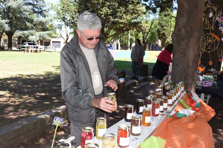 MAÑANA (SÁBADO) HABRÁ FERIA ECOFINES TRADICIONAL EN LA PLAZOLETA ALMIRANTE BROWN