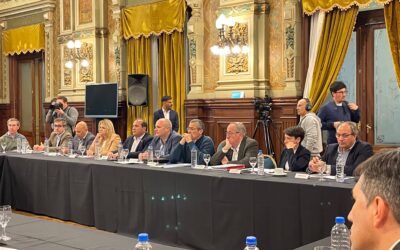 FRANCISCO RECOULAT JUNTO AL FORO DE INTENDENTES RADICALES SE REUNIÓ CON EL GOBERNADOR DE LA PROVINCIA DE BUENOS AIRES