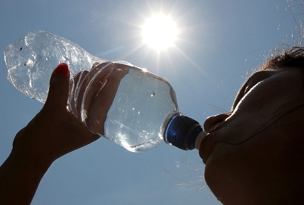 ANTE LAS ALTAS TEMPERATURAS, EL ÁREA DE SALUD DEL MUNICIPIO RECUERDA TOMAR PRECAUCIONES PARA PREVENIR EL GOLPE DE CALOR