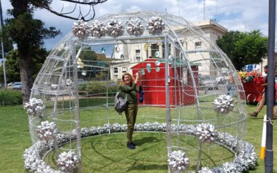 TRENQUE LAUQUEN SE PREPARA PARA CELEBRAR LA NAVIDAD: AL ARBOLITO Y LA CASA DE PAPÁ NOEL SE SUMÓ “LA CASA DE LOS DESEOS” EN PLAZA SAN MARTÍN