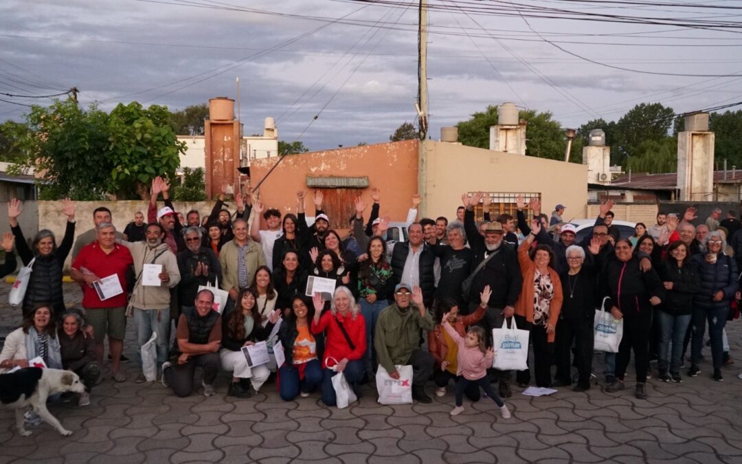 EL ARTE MURAL TRANSFORMÓ EL BARRIO LOS ROBLES: RECORRIDA POR LAS OBRAS Y ENTREGA DE CERTIFICADOS EN EL CIERRE DE LA SEGUNDA BIENAL Y OCTAVO ENCUENTRO NACIONAL