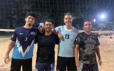 OLIMPÍADAS DE VERANO 2025: SE ESTÁ DISPUTANDO EL TORNEO DE BEACH VÓLEY MASCULINO E INSCRIBEN PARA EL HANDBALL BEACH