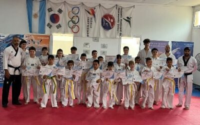 NUEVOS ASCENSOS EN LA ESCUELA MUNICIPAL DE TAEKWONDO OLÍMPICO Y DOS CINTURONES NEGROS