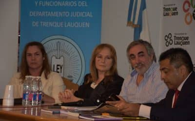 Fernández participó de la apertura de una jornada judicial