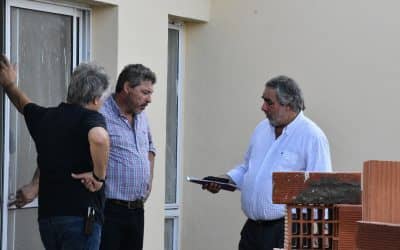 Fernández recorrió las 10 viviendas del círculo cerrado en Berutti que se entregarán en junio