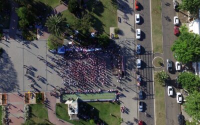 AMPLIA PARTICIPACIÓN, BAILE Y ALEGRÍA PARA CONCIENTIZAR SOBRE EL CÁNCER DE MAMA EN LA JORNADA DE ZUMBA ROSA EN PLAZA SAN MARTÍN