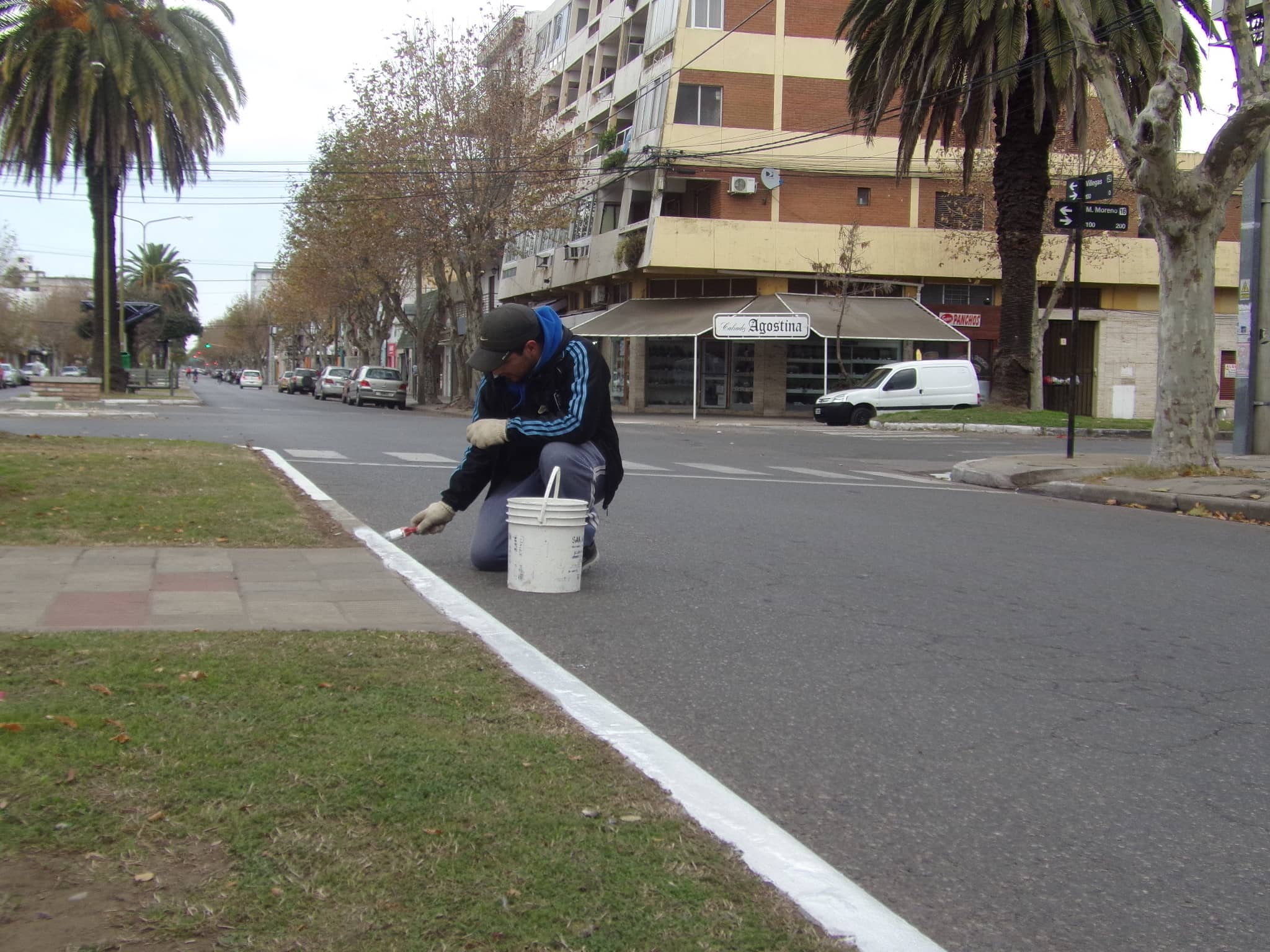 El Municipio realiza tareas de embellecimiento en calle Villegas