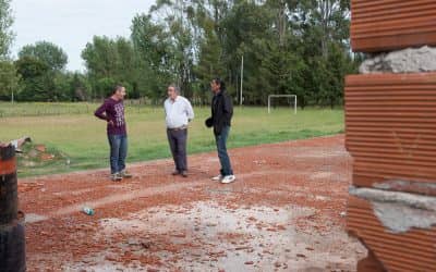 Fernández visitó las escuelas en las que el Municipio hará distintas obras