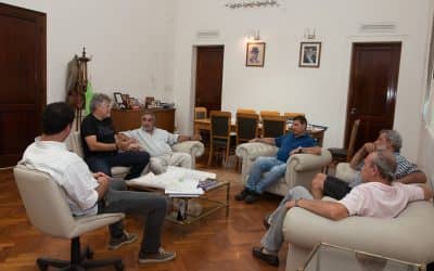 Fernández y funcionarios se reunieron con representantes del Club Barrio Alegre
